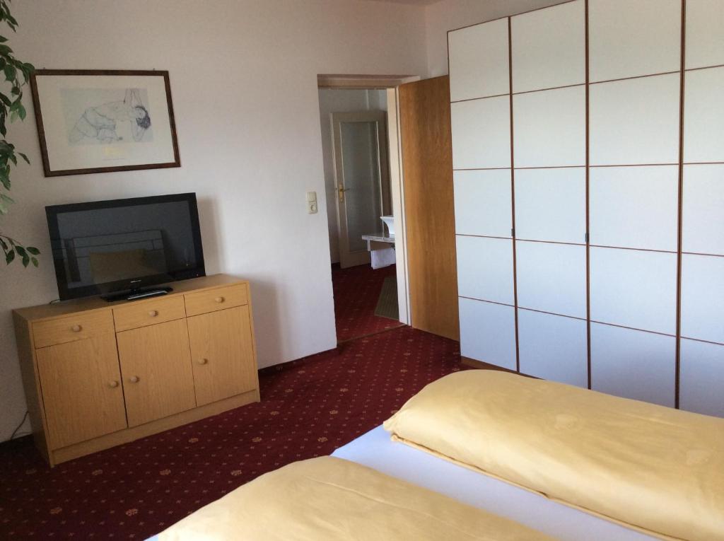 Desiree - Garni - Adults Only 3*